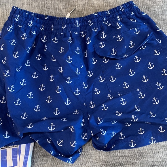 Pair of Alton surf Shorts size XL. Worn once. Both pairs included for the price - Picture 5 of 6